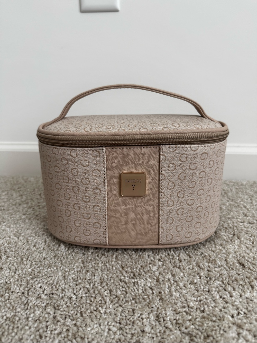 GUESS Taupe Logo Cosmetic Carry Case